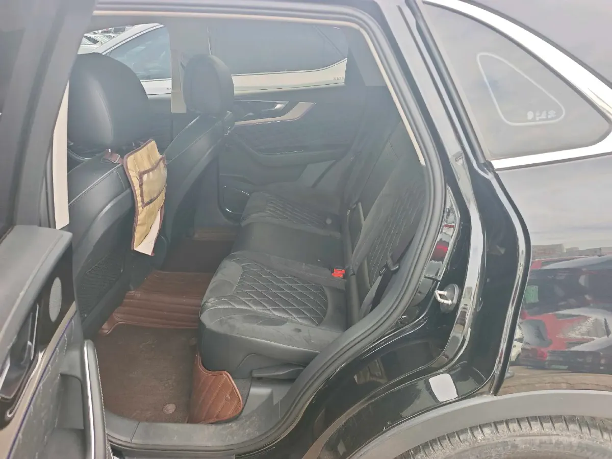 2019 HongQi HS5 2.0T 224HP L4 6AT,autocango,china used car exporter,china ev exporter,chinese used car exporter,chinese used ev exporter