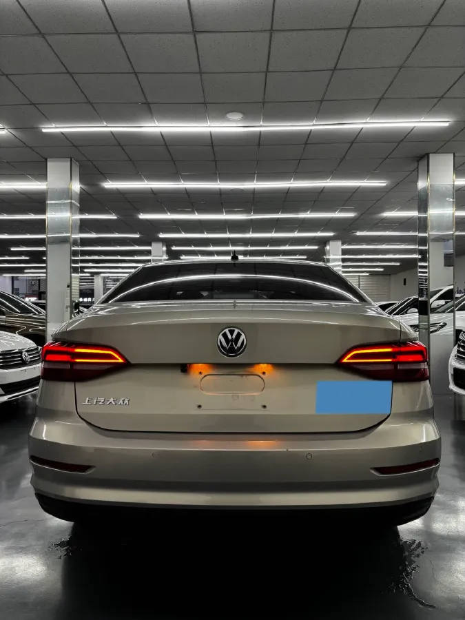 2018 Landwind XiaoYao 1.5T 163HP L4 CVT,autocango,china used car exporter,china ev exporter,chinese used car exporter,chinese used ev exporter