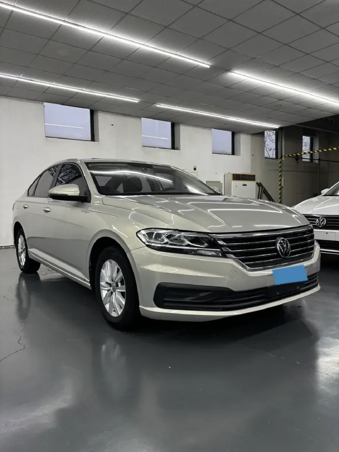 2018 Landwind XiaoYao 1.5T 163HP L4 CVT,autocango,china used car exporter,china ev exporter,chinese used car exporter,chinese used ev exporter