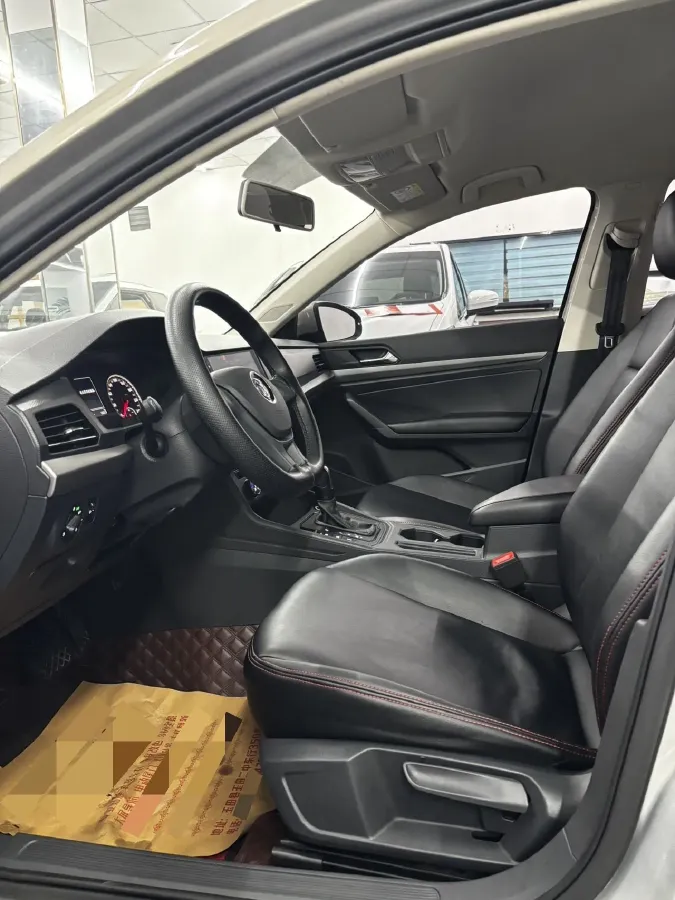 2018 Landwind XiaoYao 1.5T 163HP L4 CVT,autocango,china used car exporter,china ev exporter,chinese used car exporter,chinese used ev exporter