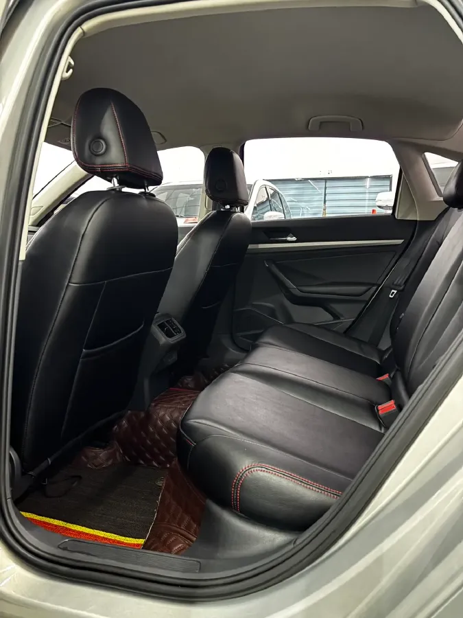 2018 Landwind XiaoYao 1.5T 163HP L4 CVT,autocango,china used car exporter,china ev exporter,chinese used car exporter,chinese used ev exporter