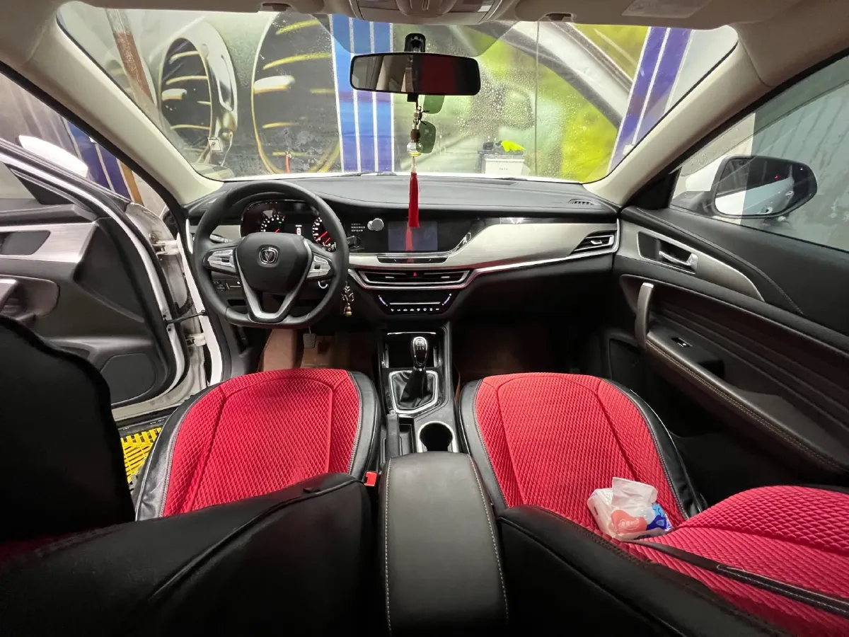 2018 ChangAn CS35 Plus 1.6L 128HP L4 5MT,autocango,china used car exporter,china ev exporter,chinese used car exporter,chinese used ev exporter