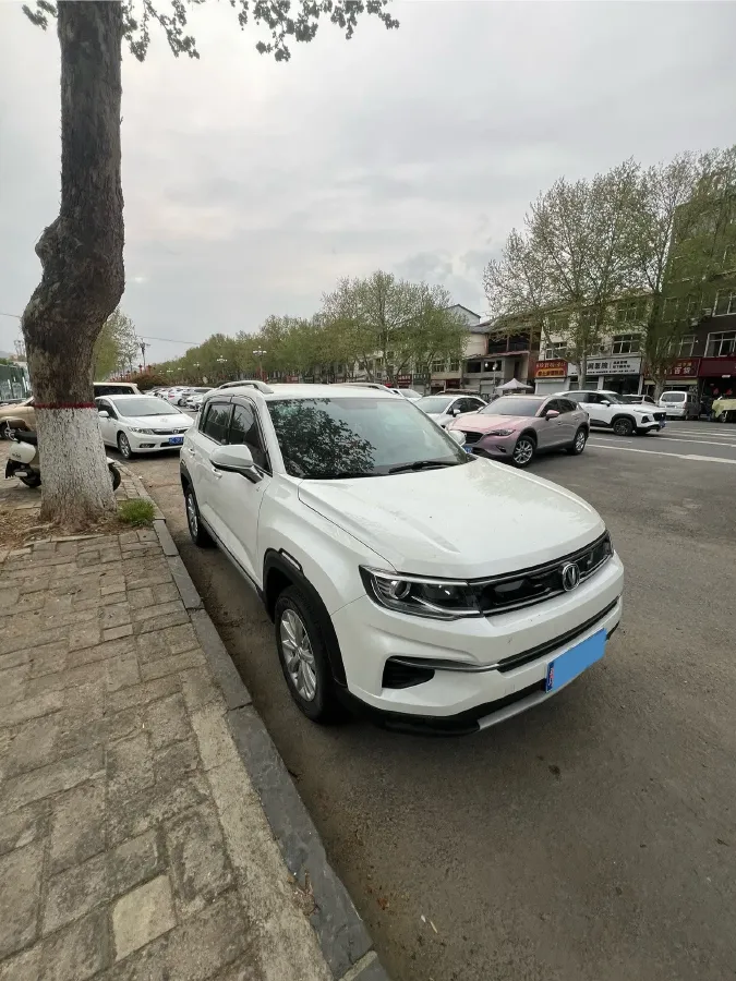 2018 ChangAn CS35 Plus 1.6L 128HP L4 5MT,autocango,china used car exporter,china ev exporter,chinese used car exporter,chinese used ev exporter