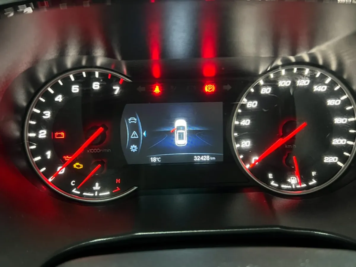 2018 ChangAn CS35 Plus 1.6L 128HP L4 5MT,autocango,china used car exporter,china ev exporter,chinese used car exporter,chinese used ev exporter