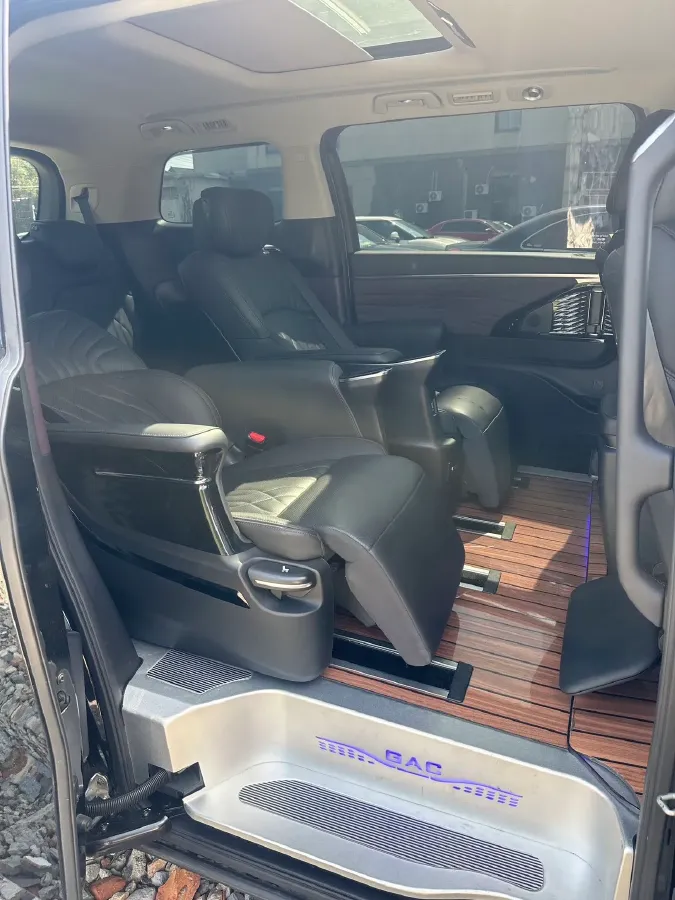 2023 GAC Trumpchi M8 2.0T 252HP L4 8AT,autocango,china used car exporter,china ev exporter,chinese used car exporter,chinese used ev exporter