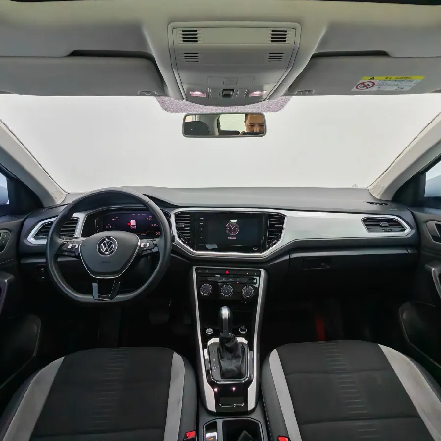 2022 Volkswagen T-Roc 1.4T 150HP L4 7DCT,autocango,china used car exporter,china ev exporter,chinese used car exporter,chinese used ev exporter
