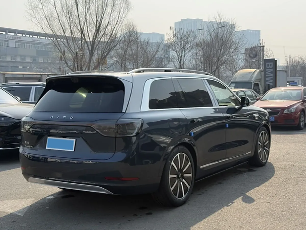 2025 AITO AITO M9 REEV 160HP REEV 52KWH,autocango,china used car exporter,china ev exporter,chinese used car exporter,chinese used ev exporter