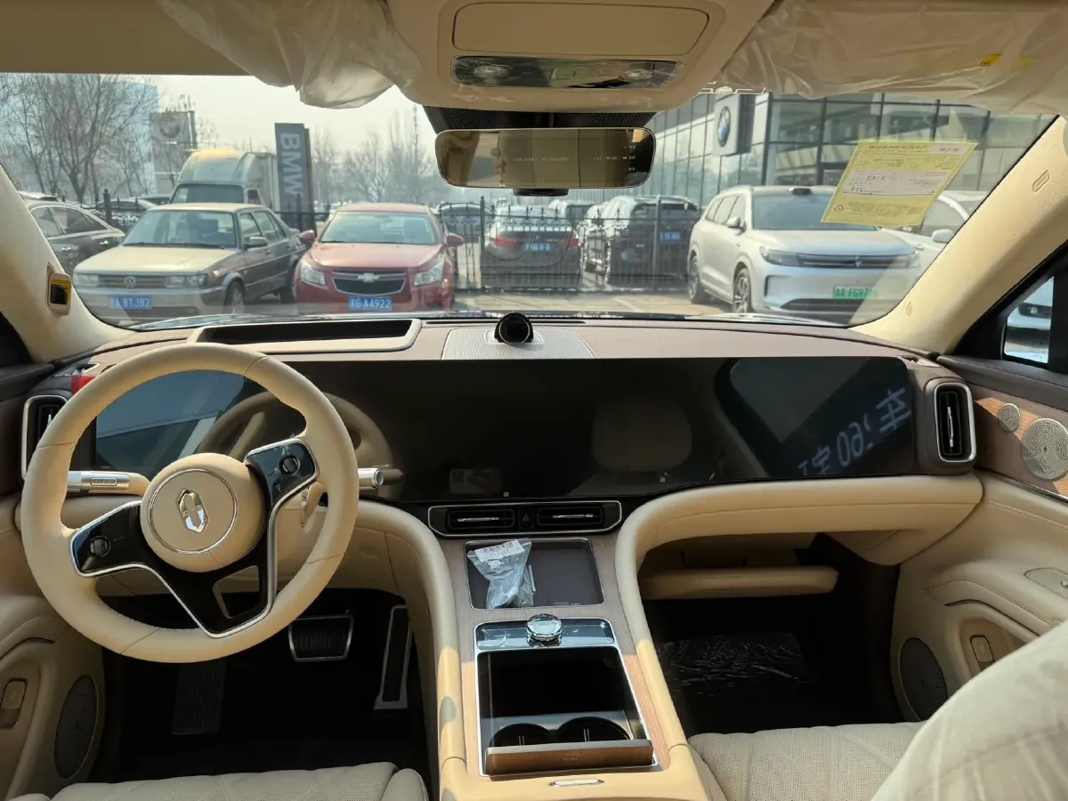 2025 AITO AITO M9 REEV 160HP REEV 52KWH,autocango,china used car exporter,china ev exporter,chinese used car exporter,chinese used ev exporter