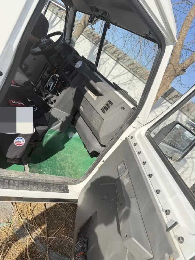 2019 MAXUS XinTu V80 2.5T 136HP L4 6MT,autocango,china used car exporter,china ev exporter,chinese used car exporter,chinese used ev exporter