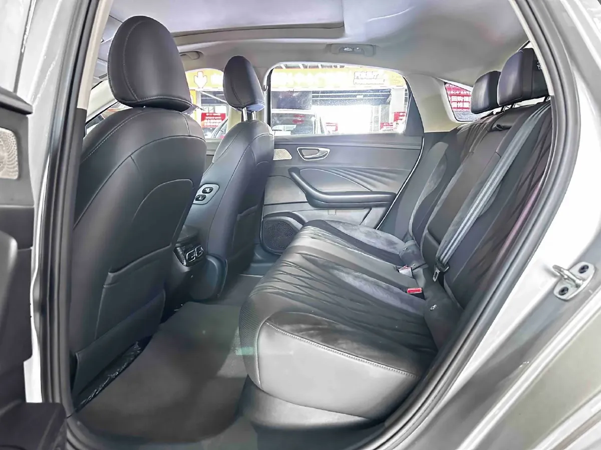 2023 Roewe D7 1.5L 112HP L4 1DHT PHEV 21.4KWH,autocango,china used car exporter,china ev exporter,chinese used car exporter,chinese used ev exporter