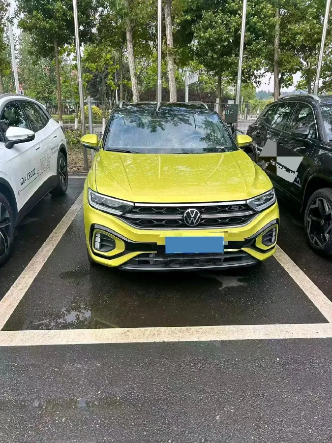 2023 Volkswagen T-Roc 1.5T 160HP L4 7DCT,autocango,china used car exporter,china ev exporter,chinese used car exporter,chinese used ev exporter