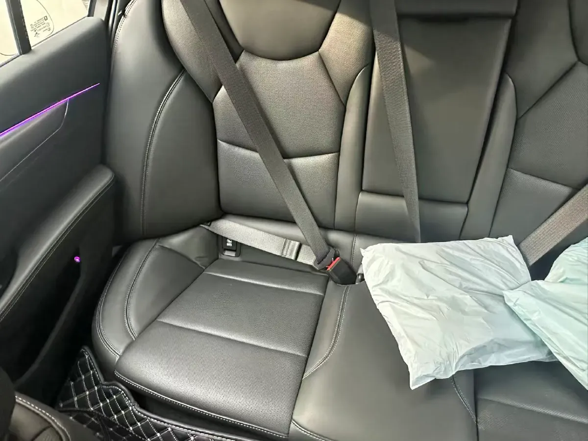 2023 Cadillac CT5 2.0T 237HP L4 10AT,autocango,china used car exporter,china ev exporter,chinese used car exporter,chinese used ev exporter