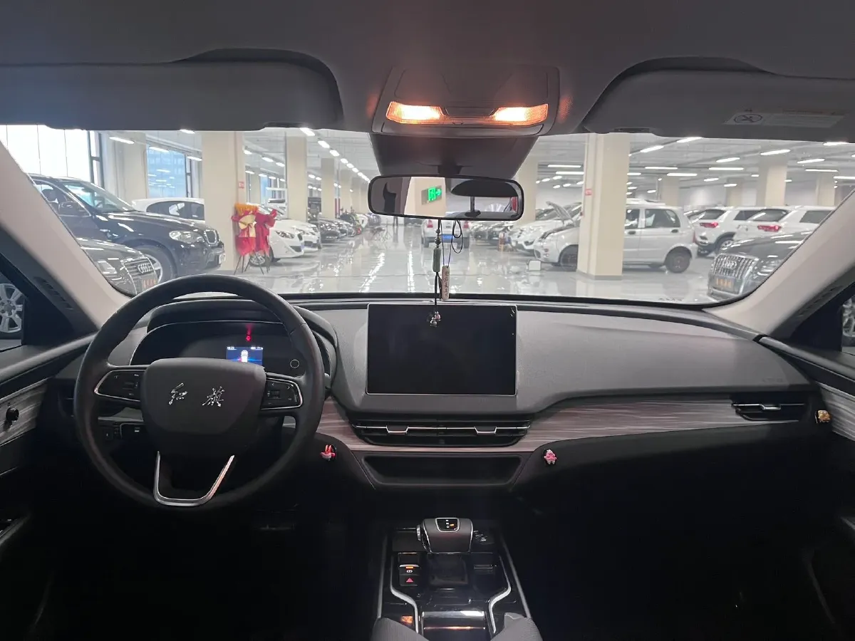 2024 HongQi E-QM5 BEV 72KWH,autocango,china used car exporter,china ev exporter,chinese used car exporter,chinese used ev exporter