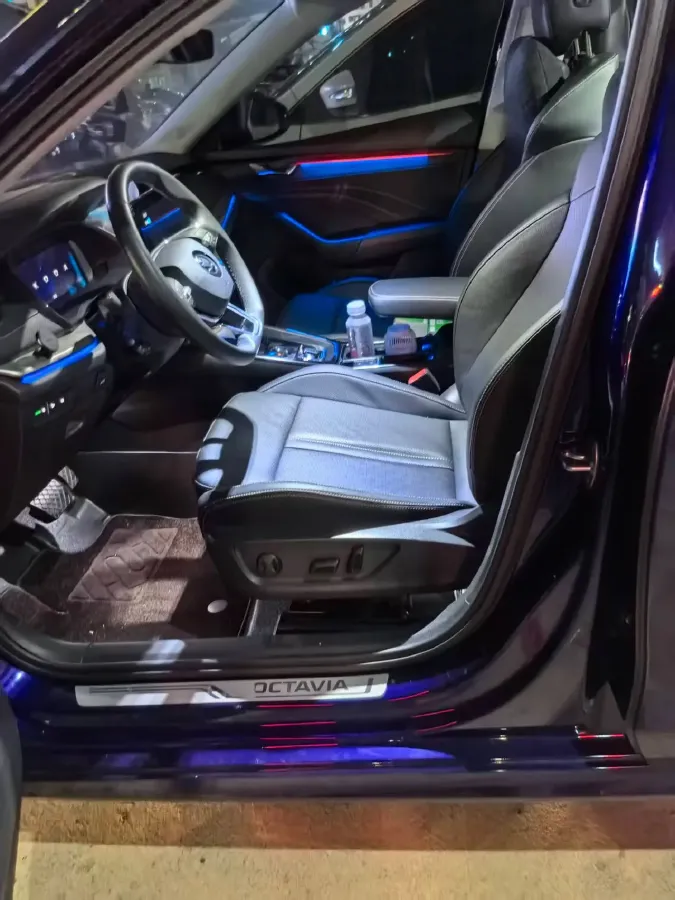 2022 Skoda Octavia 1.4T 150HP L4 7DCT,autocango,china used car exporter,china ev exporter,chinese used car exporter,chinese used ev exporter