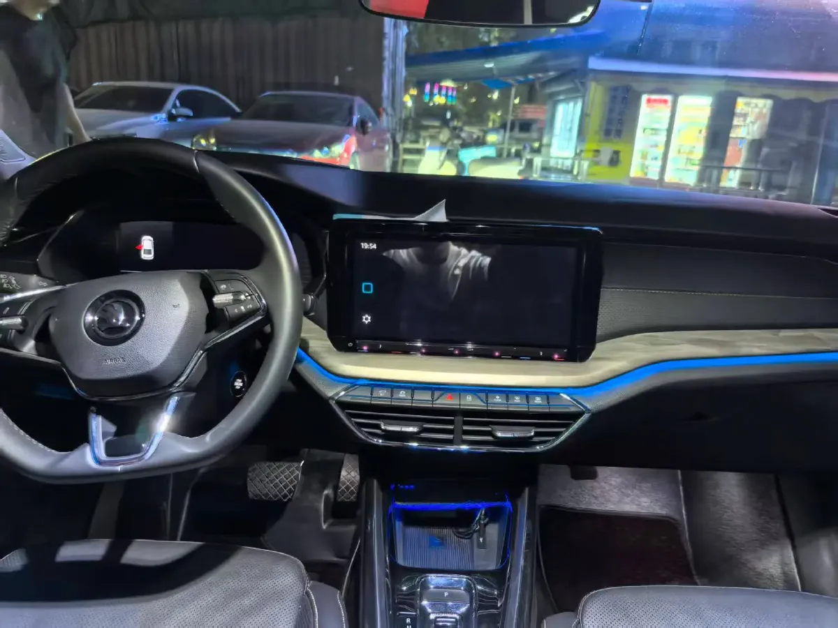 2022 Skoda Octavia 1.4T 150HP L4 7DCT,autocango,china used car exporter,china ev exporter,chinese used car exporter,chinese used ev exporter