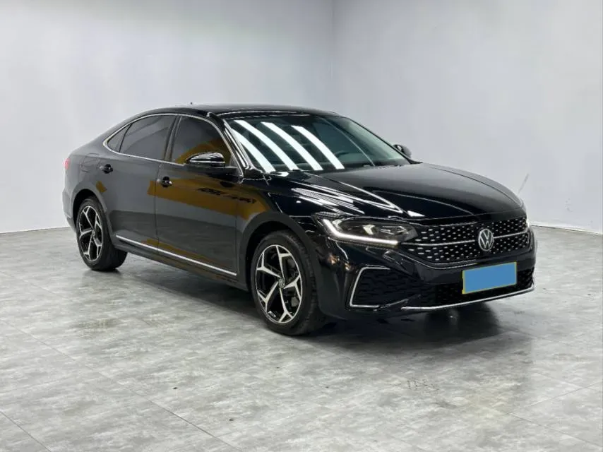 2025 Volkswagen Passat 2.0T 220HP L4 7DCT,autocango,china used car exporter,china ev exporter,chinese used car exporter,chinese used ev exporter