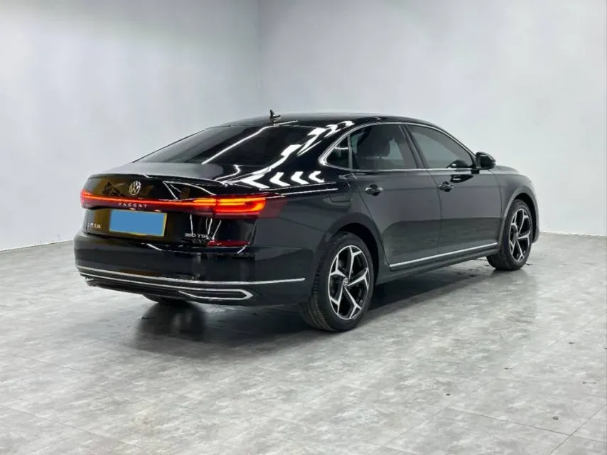 2025 Volkswagen Passat 2.0T 220HP L4 7DCT,autocango,china used car exporter,china ev exporter,chinese used car exporter,chinese used ev exporter