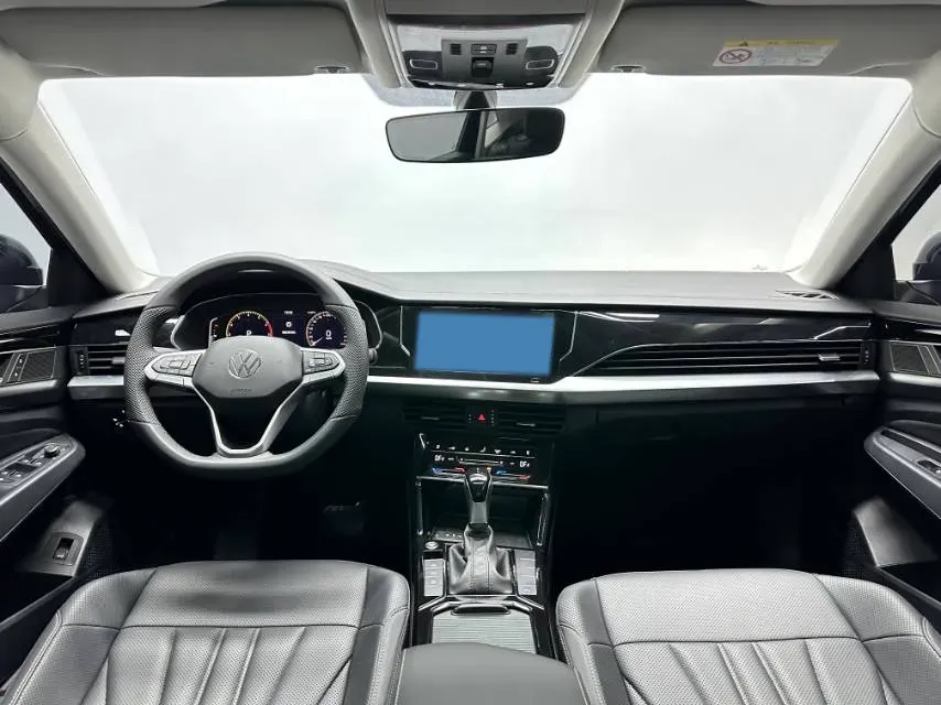 2025 Volkswagen Passat 2.0T 220HP L4 7DCT,autocango,china used car exporter,china ev exporter,chinese used car exporter,chinese used ev exporter