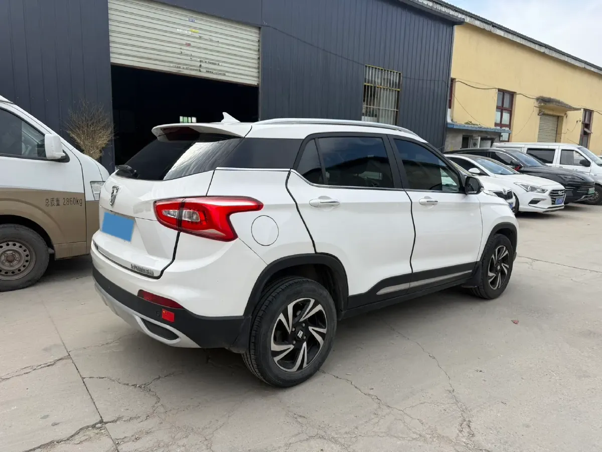 2017 HaiMa S5 Young Edition 1.6L 122HP L4 5MT,autocango,china used car exporter,china ev exporter,chinese used car exporter,chinese used ev exporter