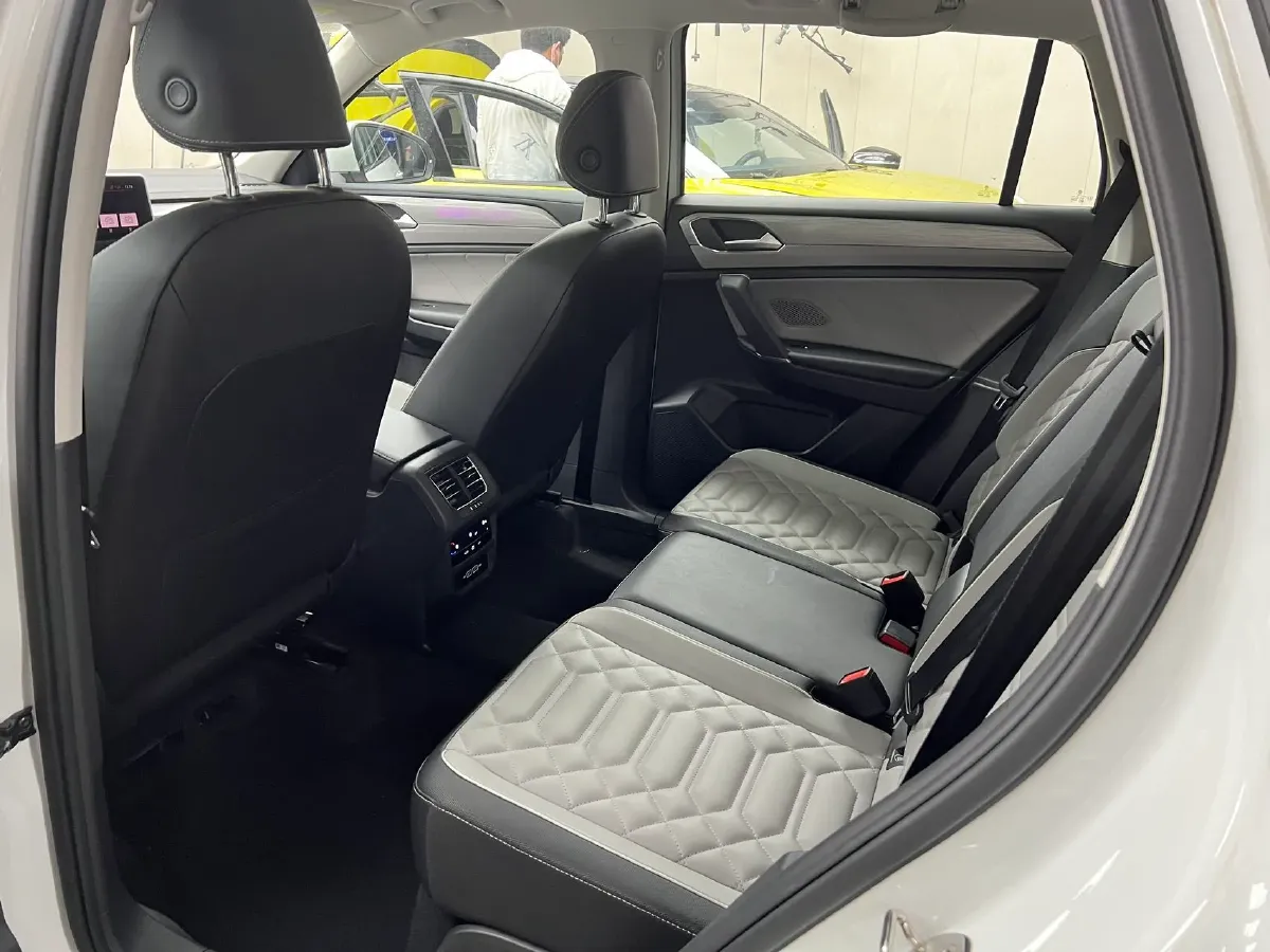 2023 Volkswagen Tayron 2.0T 220HP L4 7DCT,autocango,china used car exporter,china ev exporter,chinese used car exporter,chinese used ev exporter