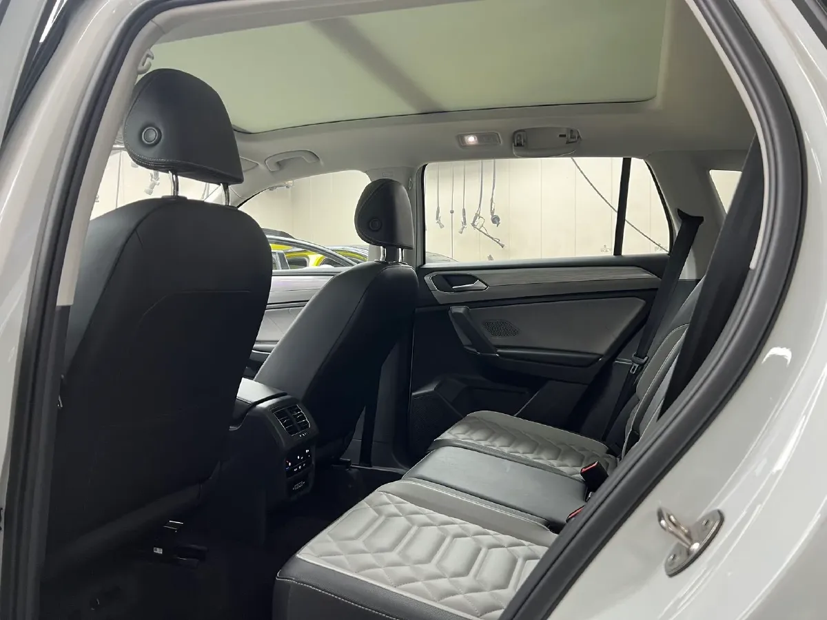 2023 Volkswagen Tayron 2.0T 220HP L4 7DCT,autocango,china used car exporter,china ev exporter,chinese used car exporter,chinese used ev exporter
