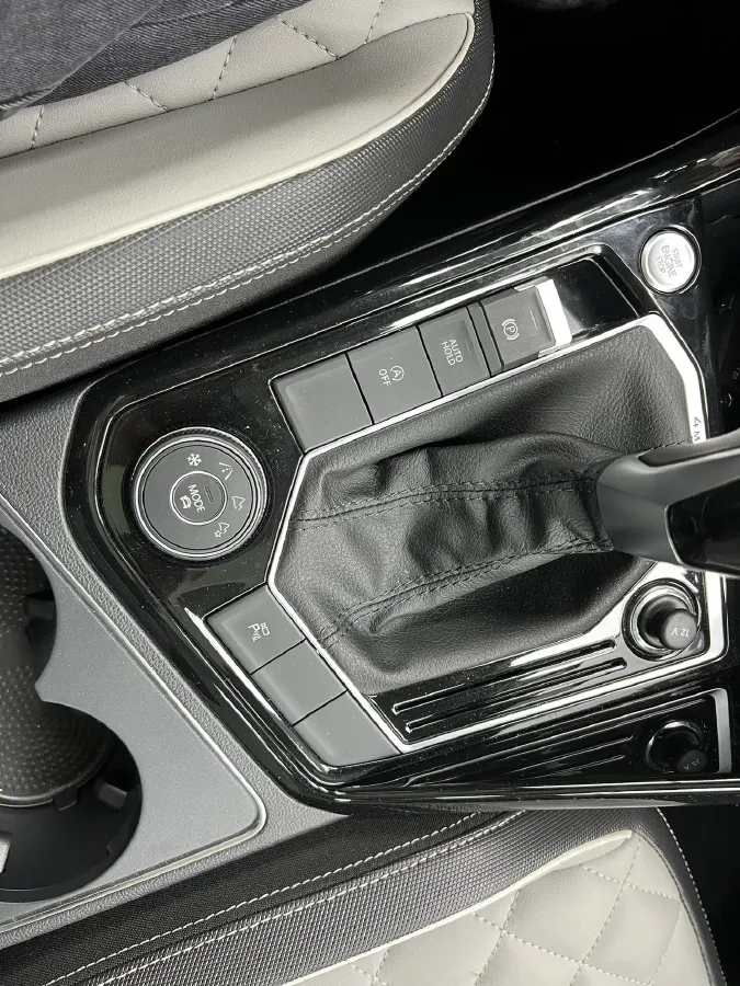 2023 Volkswagen Tayron 2.0T 220HP L4 7DCT,autocango,china used car exporter,china ev exporter,chinese used car exporter,chinese used ev exporter