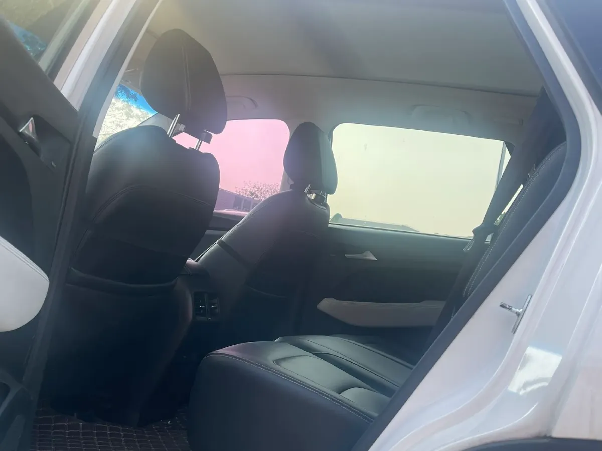 2018 BaoJun 530 1.5T 150HP L4 6DCT,autocango,china used car exporter,china ev exporter,chinese used car exporter,chinese used ev exporter