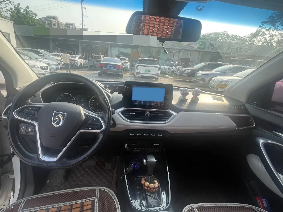 2018 BaoJun 530 1.5T 150HP L4 6DCT,autocango,china used car exporter,china ev exporter,chinese used car exporter,chinese used ev exporter