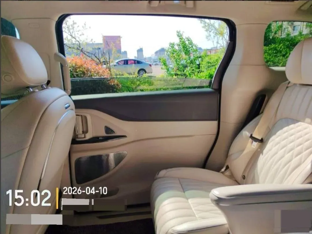 2022 Voyah Dream 1.5T 136HP L4 PHEV 25.57KWH,autocango,china used car exporter,china ev exporter,chinese used car exporter,chinese used ev exporter