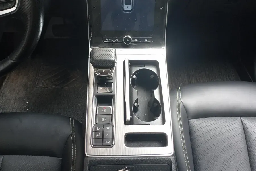 2020 Roewe RX5 1.5T 169HP L4 AMT PHEV 11.1KWH,autocango,china used car exporter,china ev exporter,chinese used car exporter,chinese used ev exporter