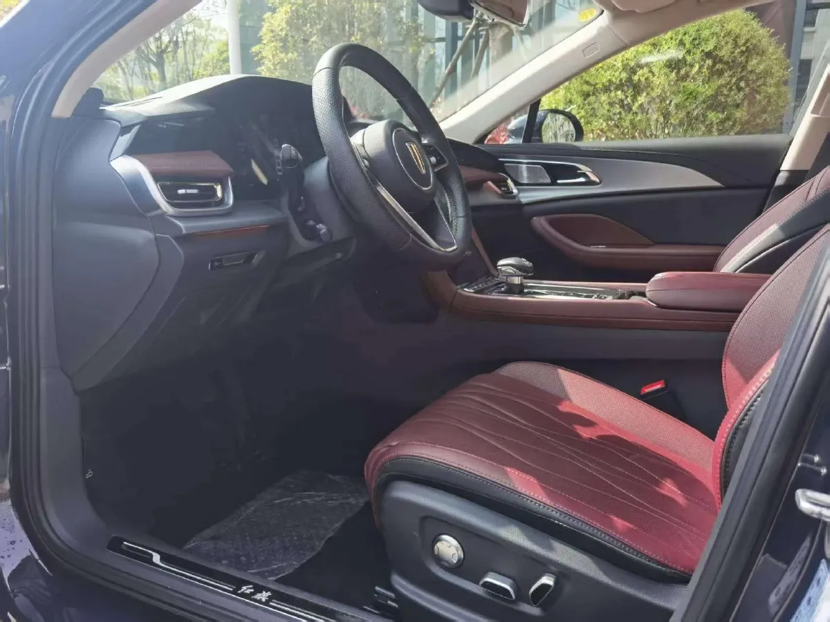 2024 HongQi H5 2.0T 224HP L4 8AT,autocango,china used car exporter,china ev exporter,chinese used car exporter,chinese used ev exporter