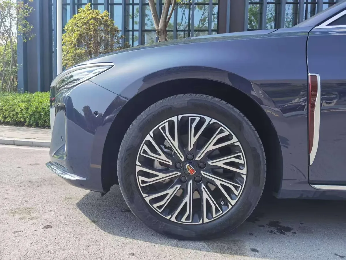 2024 HongQi H5 2.0T 224HP L4 8AT,autocango,china used car exporter,china ev exporter,chinese used car exporter,chinese used ev exporter