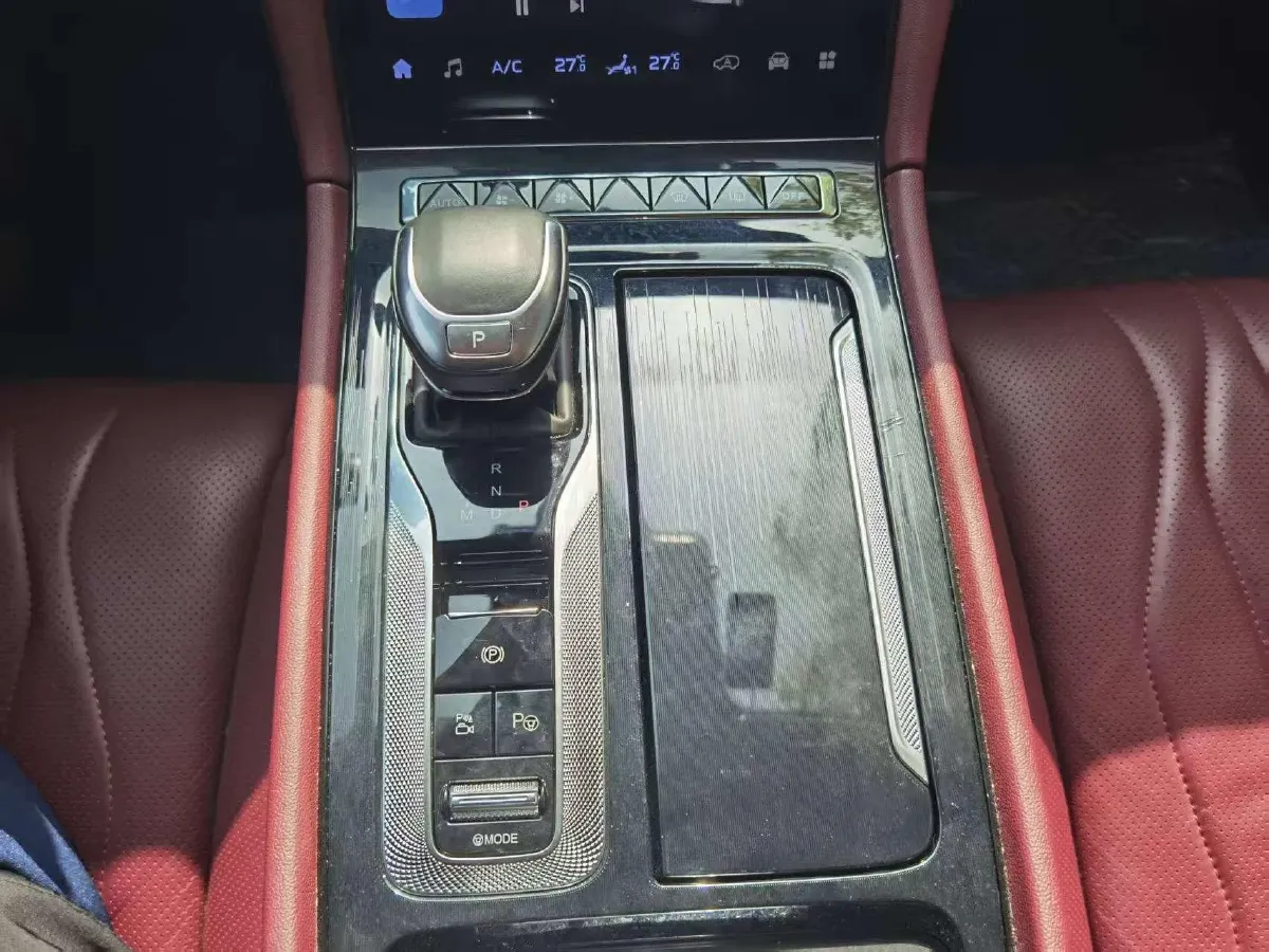 2024 HongQi H5 2.0T 224HP L4 8AT,autocango,china used car exporter,china ev exporter,chinese used car exporter,chinese used ev exporter