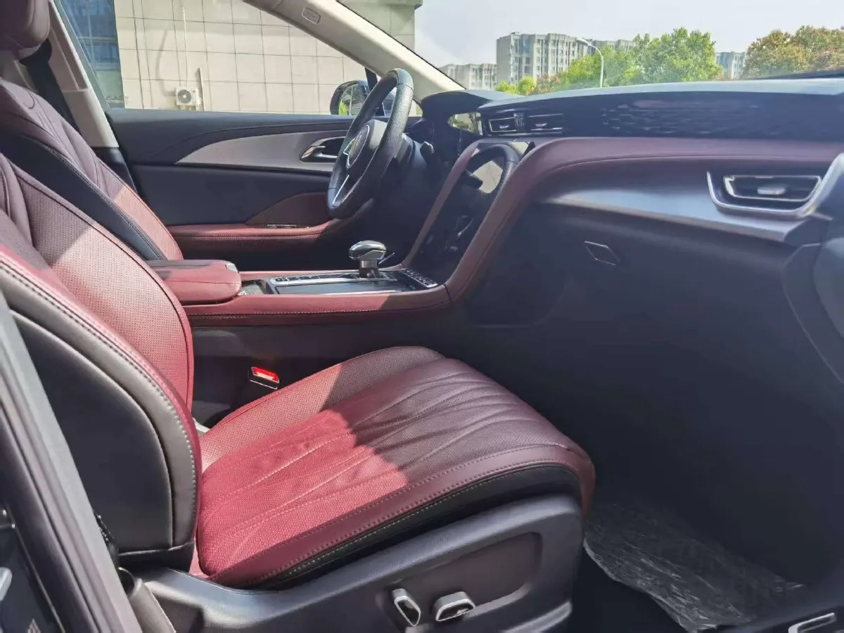 2024 HongQi H5 2.0T 224HP L4 8AT,autocango,china used car exporter,china ev exporter,chinese used car exporter,chinese used ev exporter