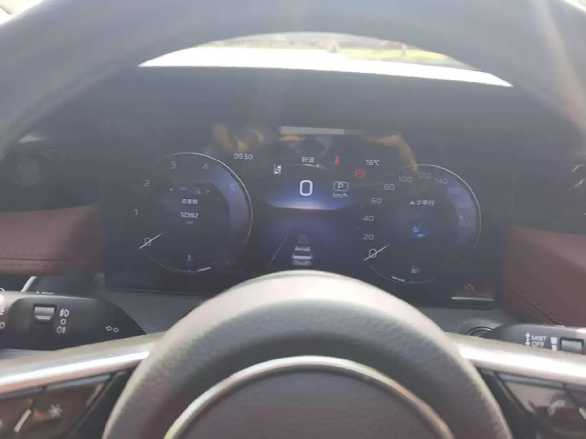 2024 HongQi H5 2.0T 224HP L4 8AT,autocango,china used car exporter,china ev exporter,chinese used car exporter,chinese used ev exporter