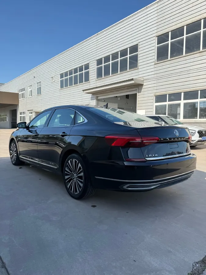 2020 Volkswagen Passat 2.0T 186HP L4 7DCT,autocango,china used car exporter,china ev exporter,chinese used car exporter,chinese used ev exporter