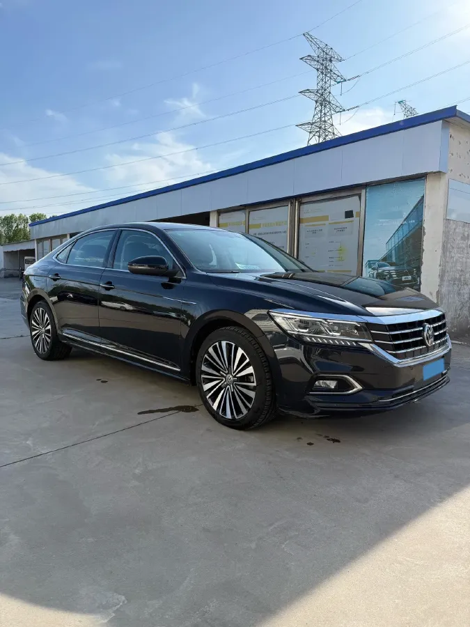 2020 Volkswagen Passat 2.0T 186HP L4 7DCT,autocango,china used car exporter,china ev exporter,chinese used car exporter,chinese used ev exporter