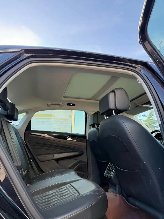 2020 Volkswagen Passat 2.0T 186HP L4 7DCT,autocango,china used car exporter,china ev exporter,chinese used car exporter,chinese used ev exporter