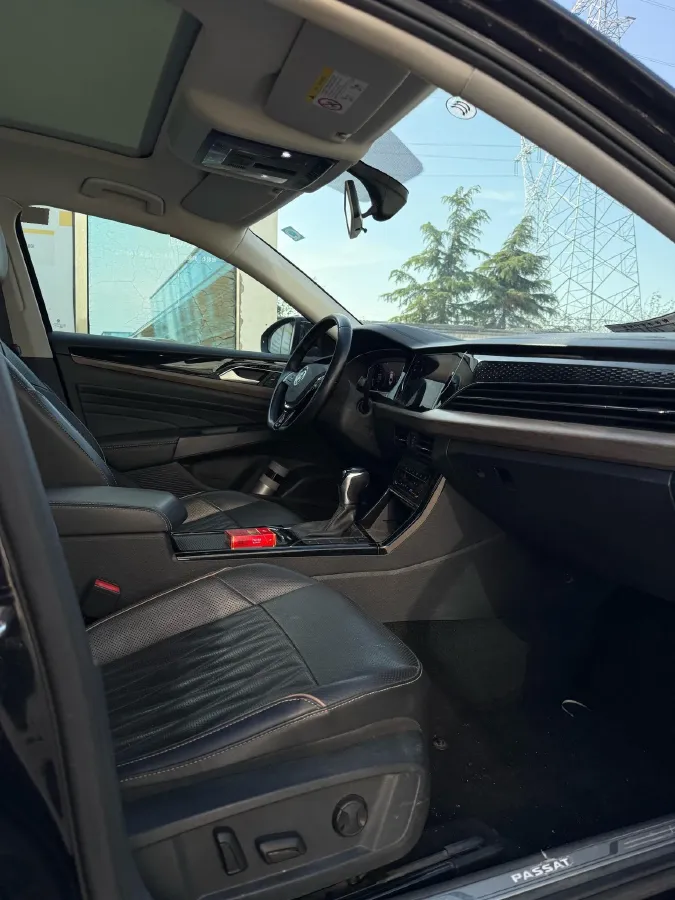 2020 Volkswagen Passat 2.0T 186HP L4 7DCT,autocango,china used car exporter,china ev exporter,chinese used car exporter,chinese used ev exporter