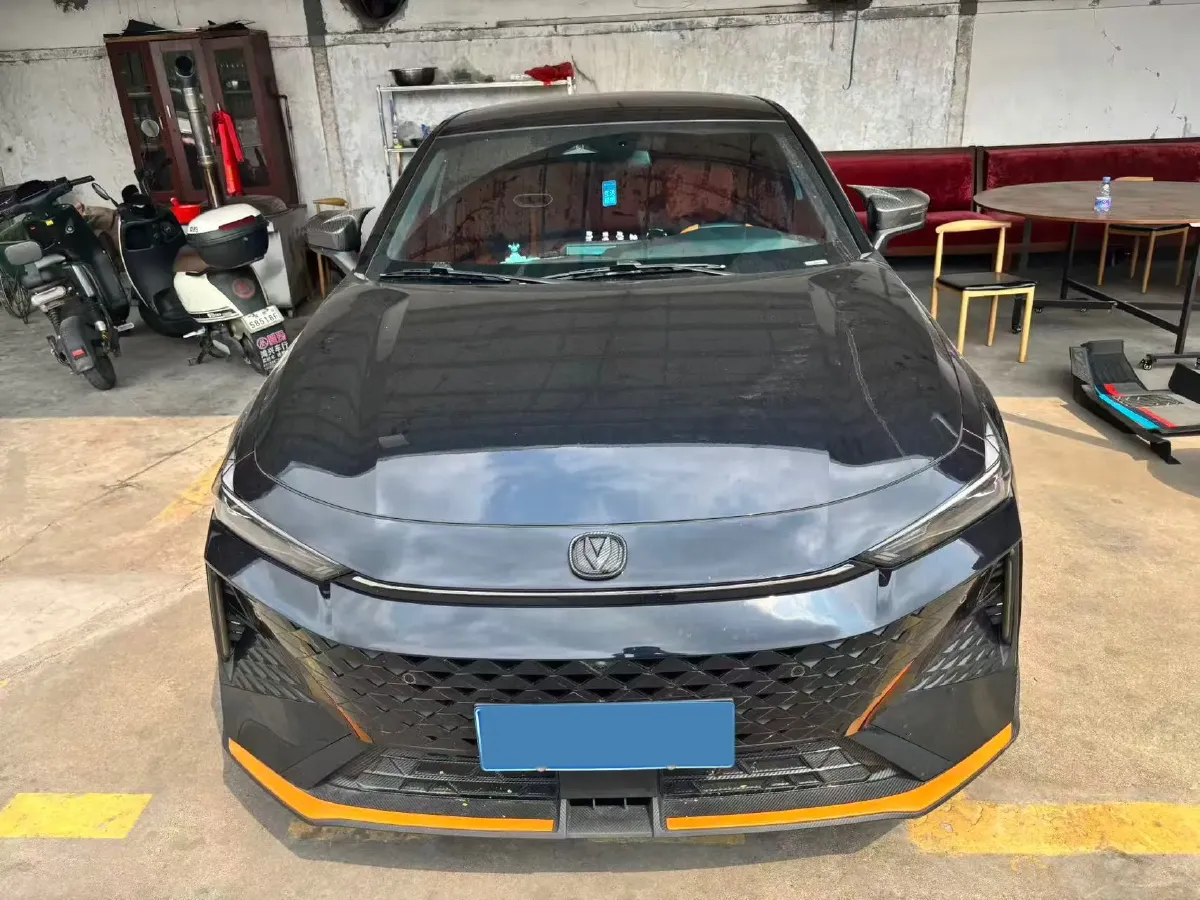 2024 ChangAn UNI-V 1.5T 188HP L4 7DCT,autocango,china used car exporter,china ev exporter,chinese used car exporter,chinese used ev exporter