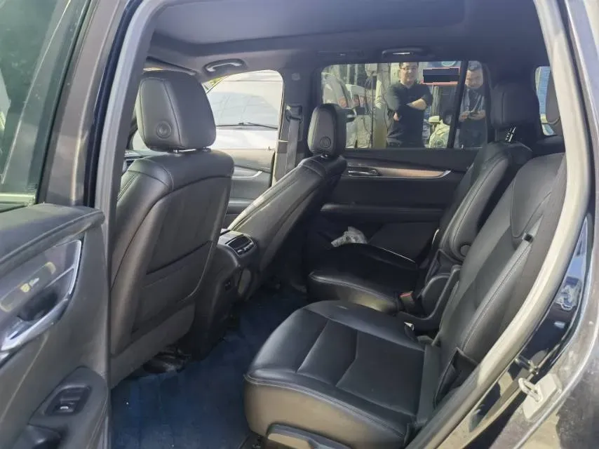 2021 Cadillac XT6 2.0T 237HP L4 9AT,autocango,china used car exporter,china ev exporter,chinese used car exporter,chinese used ev exporter