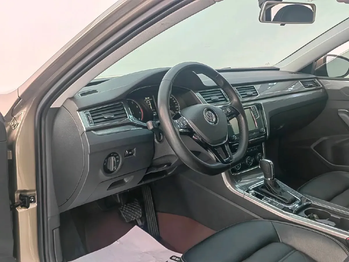 2017 Volkswagen Passat 1.8T 180HP L4 7DCT,autocango,china used car exporter,china ev exporter,chinese used car exporter,chinese used ev exporter