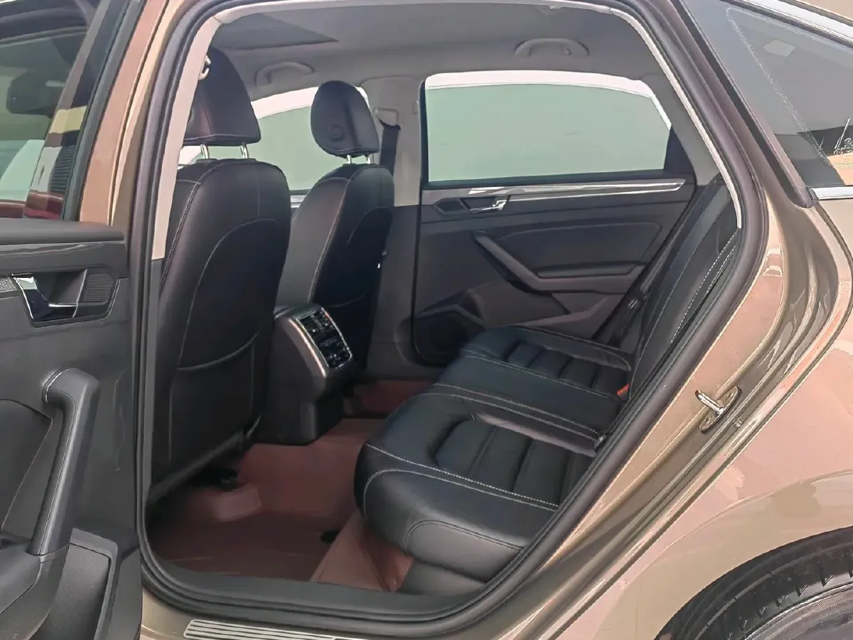 2017 Volkswagen Passat 1.8T 180HP L4 7DCT,autocango,china used car exporter,china ev exporter,chinese used car exporter,chinese used ev exporter