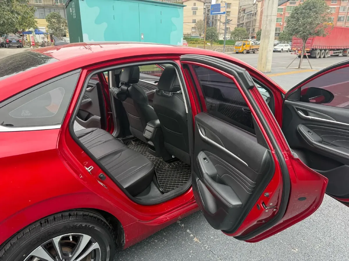 2021 ChangAn Eado 1.6L 128HP L4 5MT,autocango,china used car exporter,china ev exporter,chinese used car exporter,chinese used ev exporter