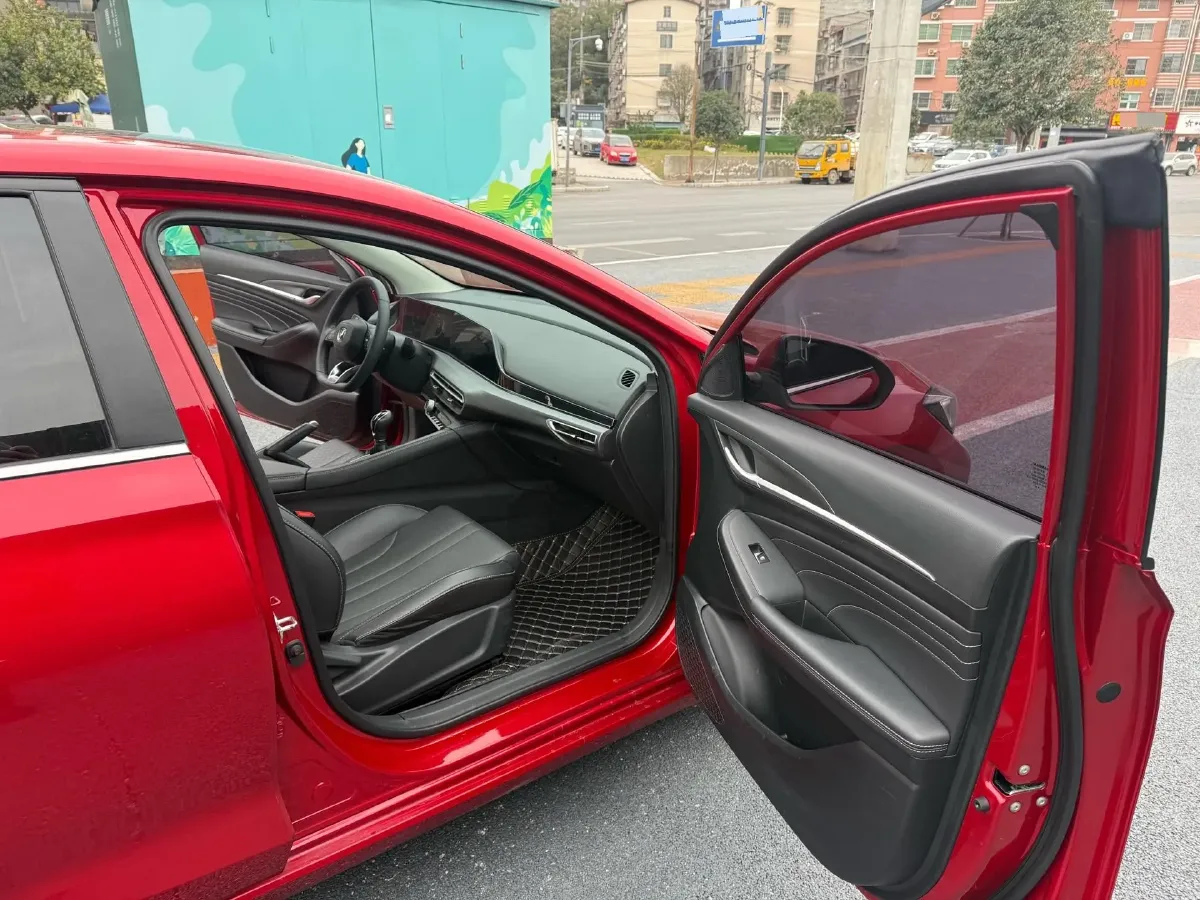 2021 ChangAn Eado 1.6L 128HP L4 5MT,autocango,china used car exporter,china ev exporter,chinese used car exporter,chinese used ev exporter