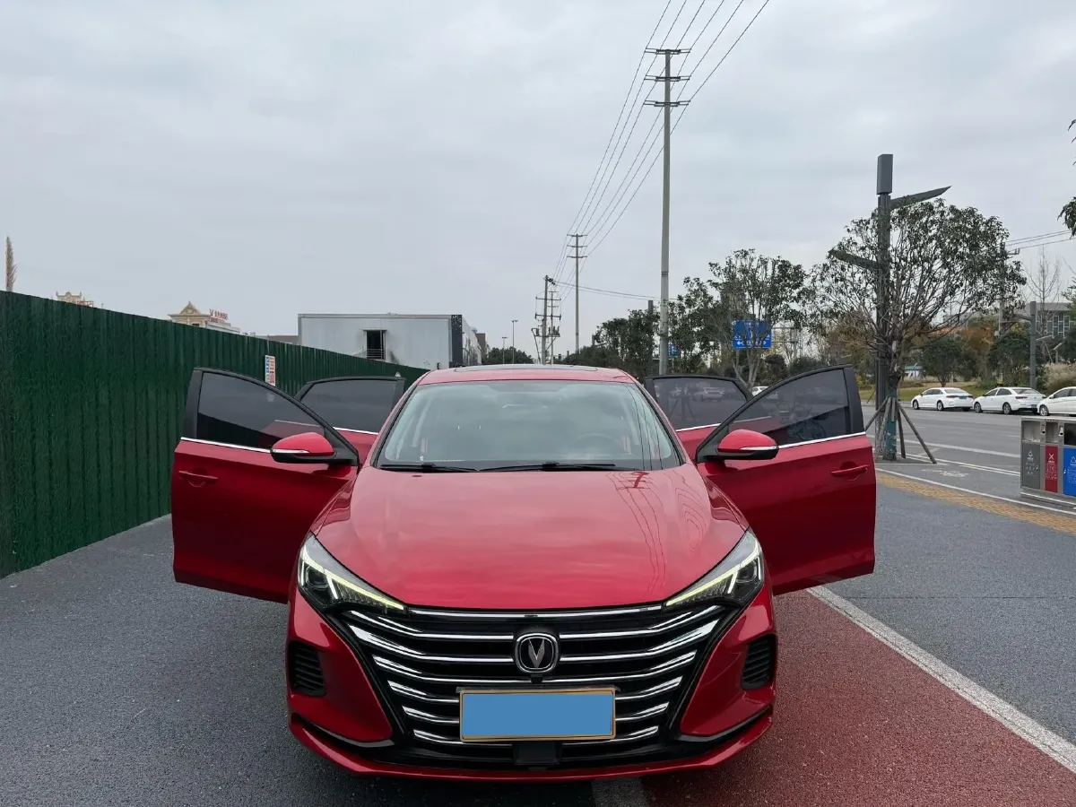 2021 ChangAn Eado 1.6L 128HP L4 5MT,autocango,china used car exporter,china ev exporter,chinese used car exporter,chinese used ev exporter