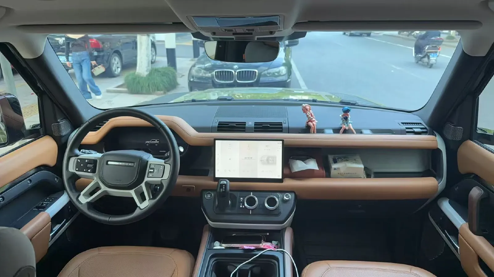 2024 Land Rover Defender 2.0T 301HP L4 8AT,autocango,china used car exporter,china ev exporter,chinese used car exporter,chinese used ev exporter