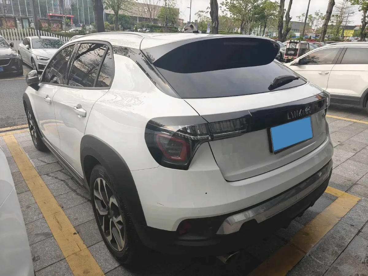 2018 Toyota C-HR 2.0L 171HP L4 CVT,autocango,china used car exporter,china ev exporter,chinese used car exporter,chinese used ev exporter