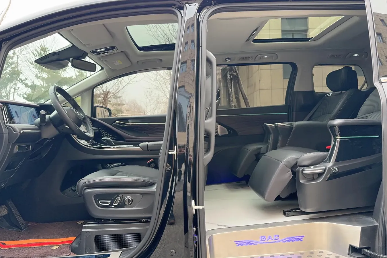 2024 GAC Trumpchi M8 2.0T 252HP L4 8AT,autocango,china used car exporter,china ev exporter,chinese used car exporter,chinese used ev exporter