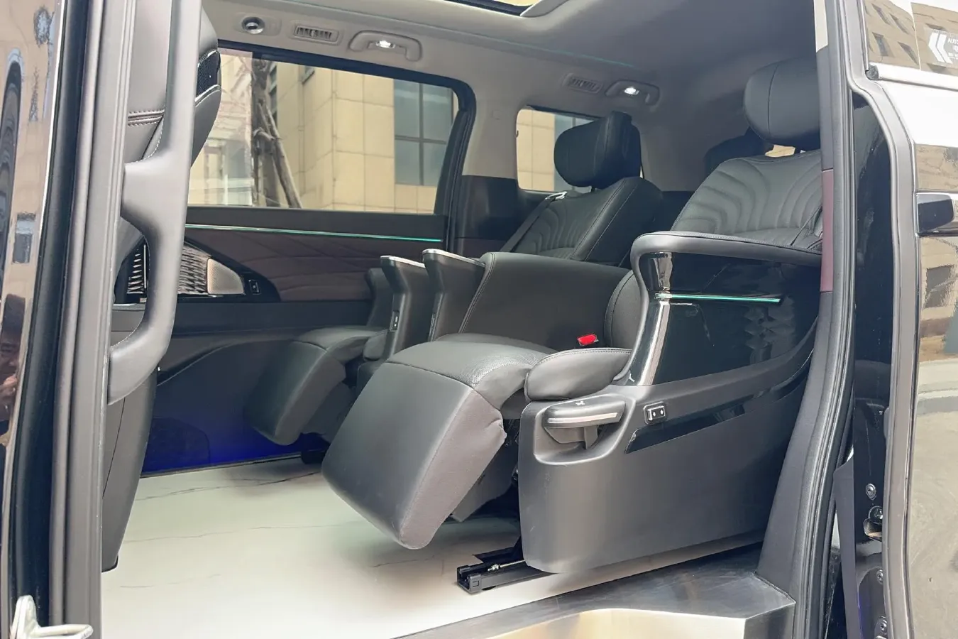 2024 GAC Trumpchi M8 2.0T 252HP L4 8AT,autocango,china used car exporter,china ev exporter,chinese used car exporter,chinese used ev exporter